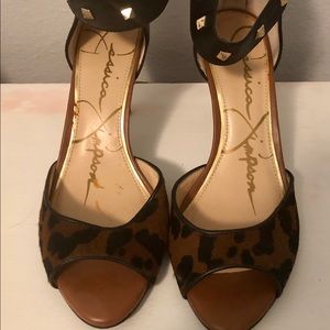 Jessica Simpson stilettos
